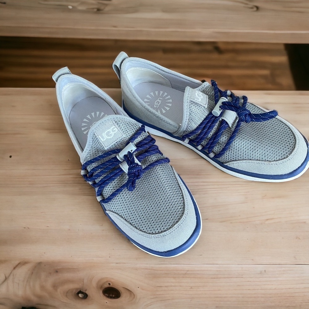 UGG Cambrian Sneaker Slip On Gray Blue Toggle Lace Boys Size 5